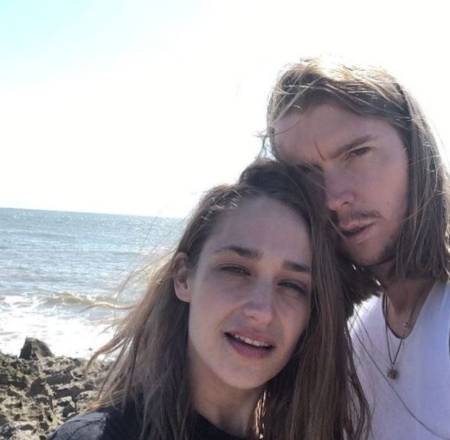 Jemima Kirke with her boyfriend
